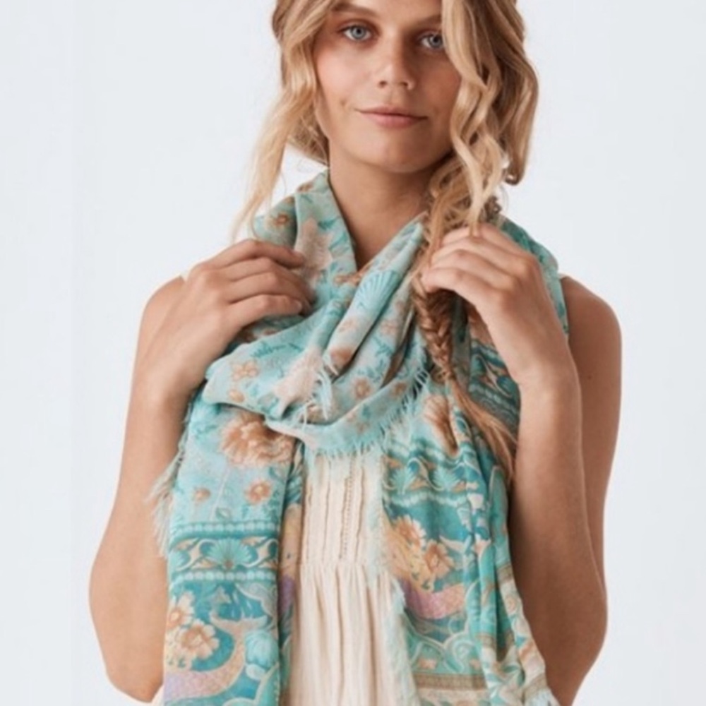 Spell Seashell Travel Scarf